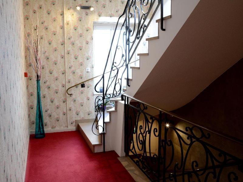 Logis Hotel Du Centre - Halte Ideale En Cyclotourisme Avec Garage A Velos Clos Мольсайм Екстер'єр фото