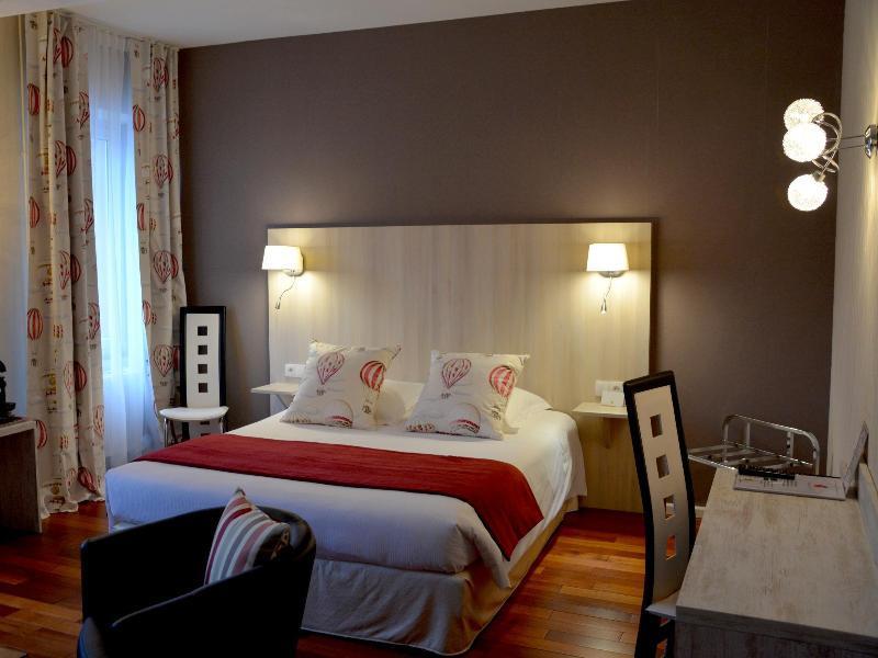 Logis Hotel Du Centre - Halte Ideale En Cyclotourisme Avec Garage A Velos Clos Мольсайм Екстер'єр фото
