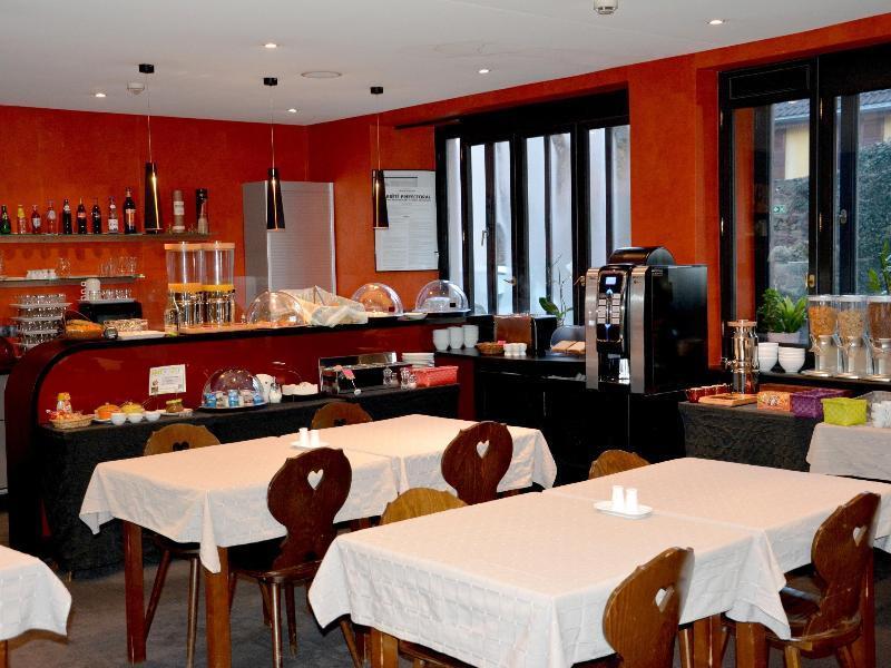 Logis Hotel Du Centre - Halte Ideale En Cyclotourisme Avec Garage A Velos Clos Мольсайм Екстер'єр фото