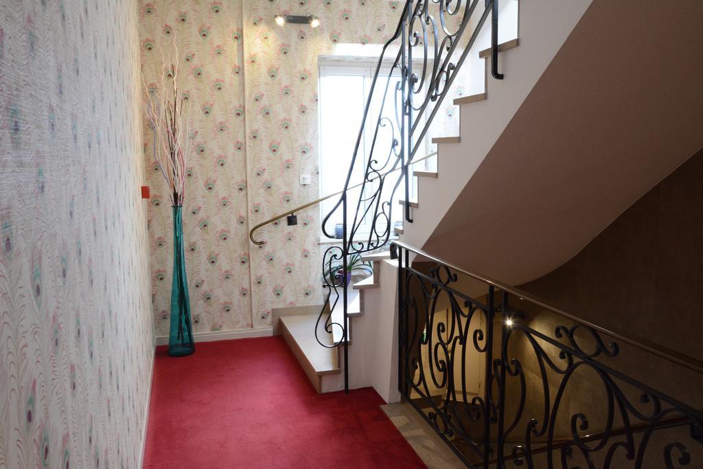 Logis Hotel Du Centre - Halte Ideale En Cyclotourisme Avec Garage A Velos Clos Мольсайм Екстер'єр фото