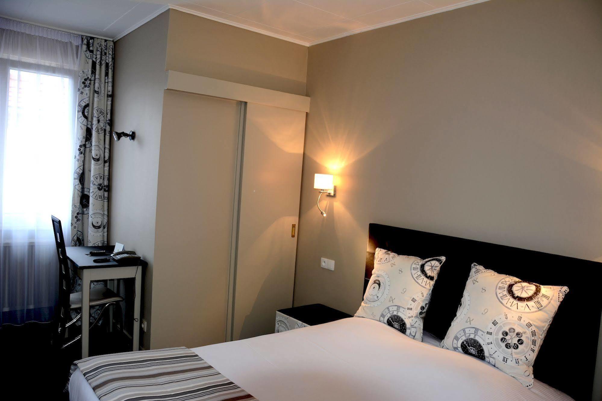 Logis Hotel Du Centre - Halte Ideale En Cyclotourisme Avec Garage A Velos Clos Мольсайм Екстер'єр фото