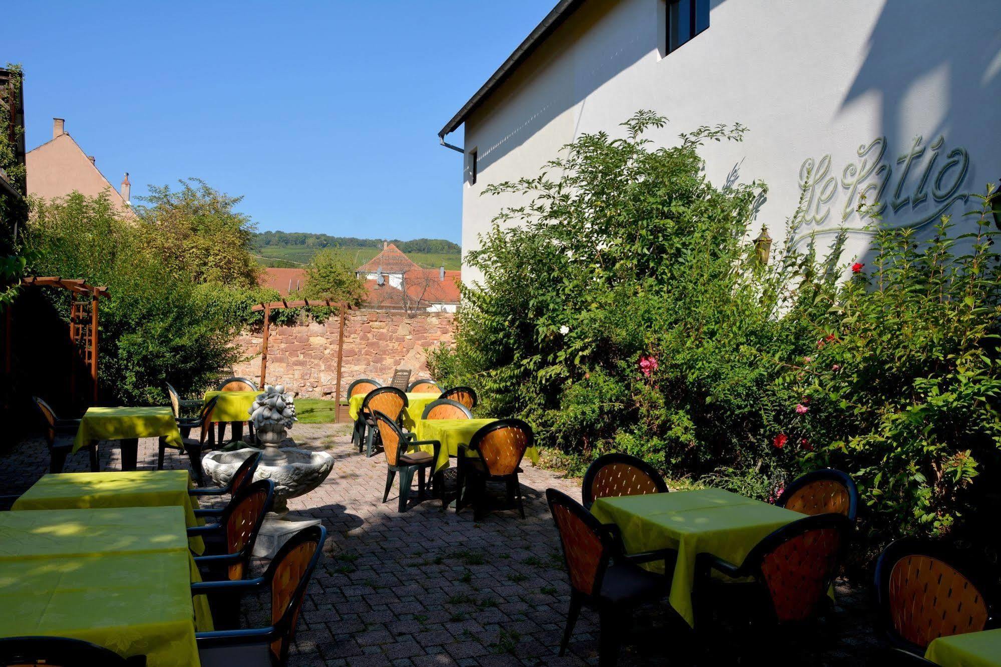 Logis Hotel Du Centre - Halte Ideale En Cyclotourisme Avec Garage A Velos Clos Мольсайм Екстер'єр фото